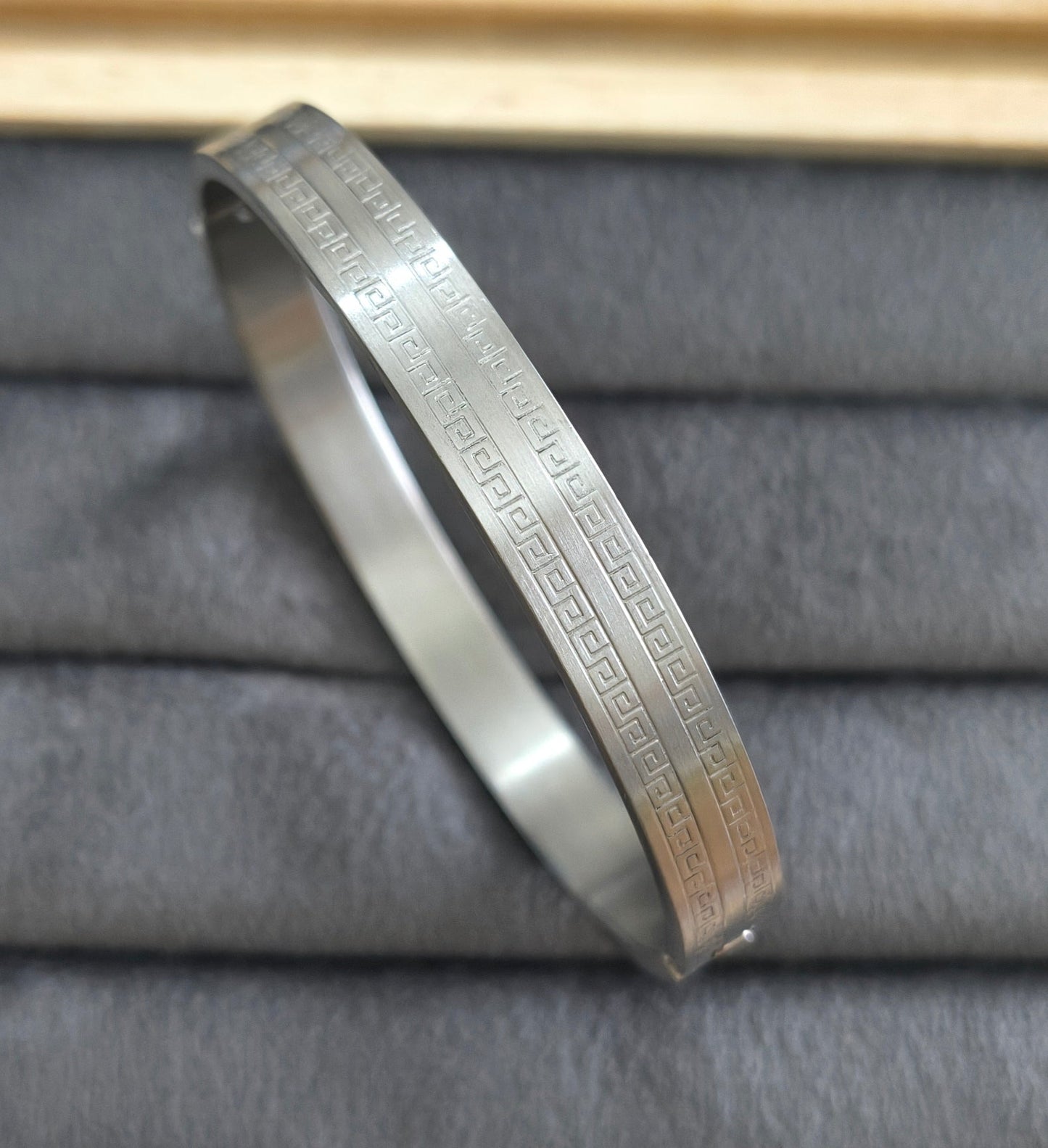 Antitarnish Men's Bracelet Silver Plated Linear Pattern