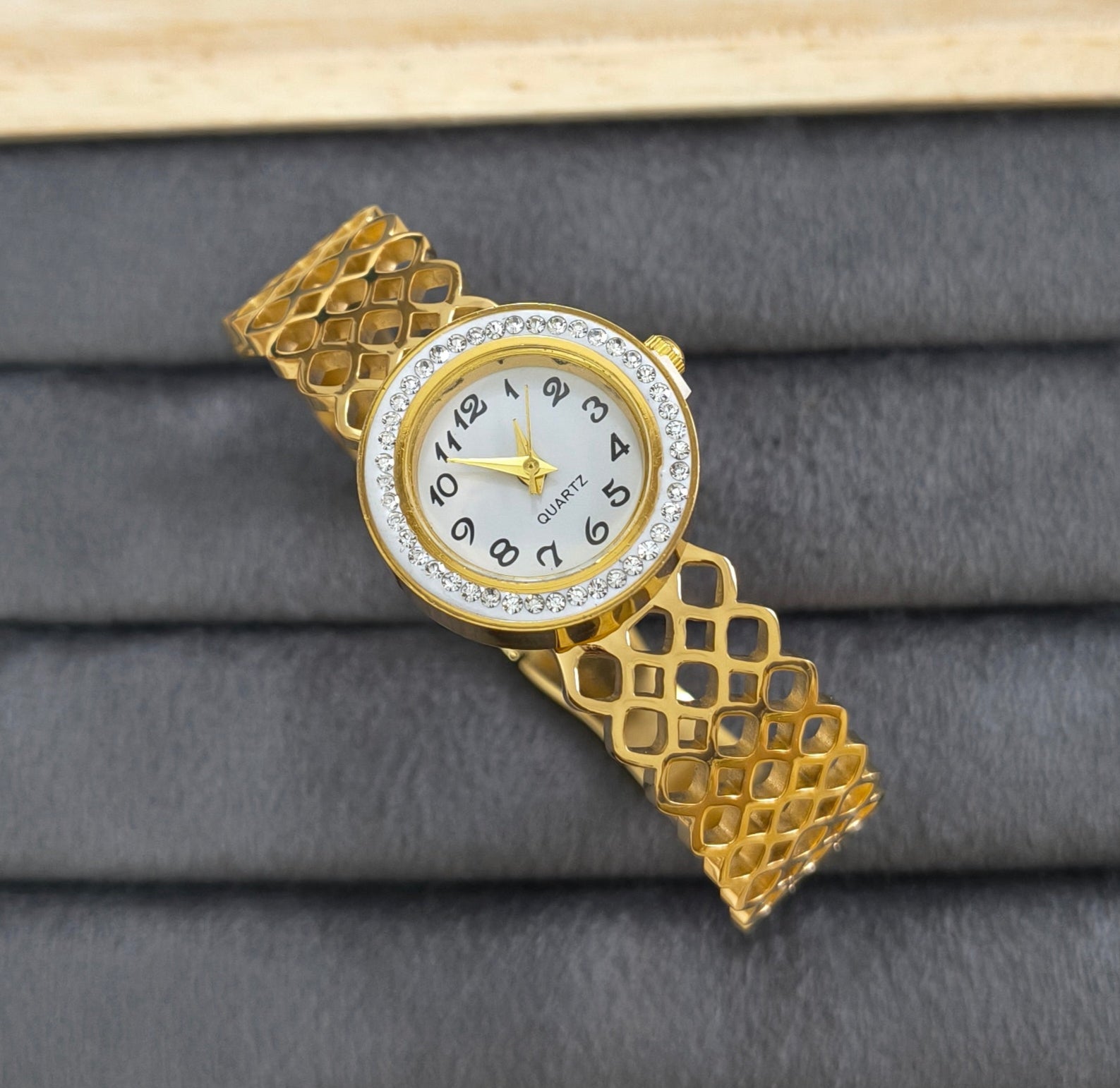 Antitarnish Mesh Design Bracelet Wrist Watch 18K Gold Plated