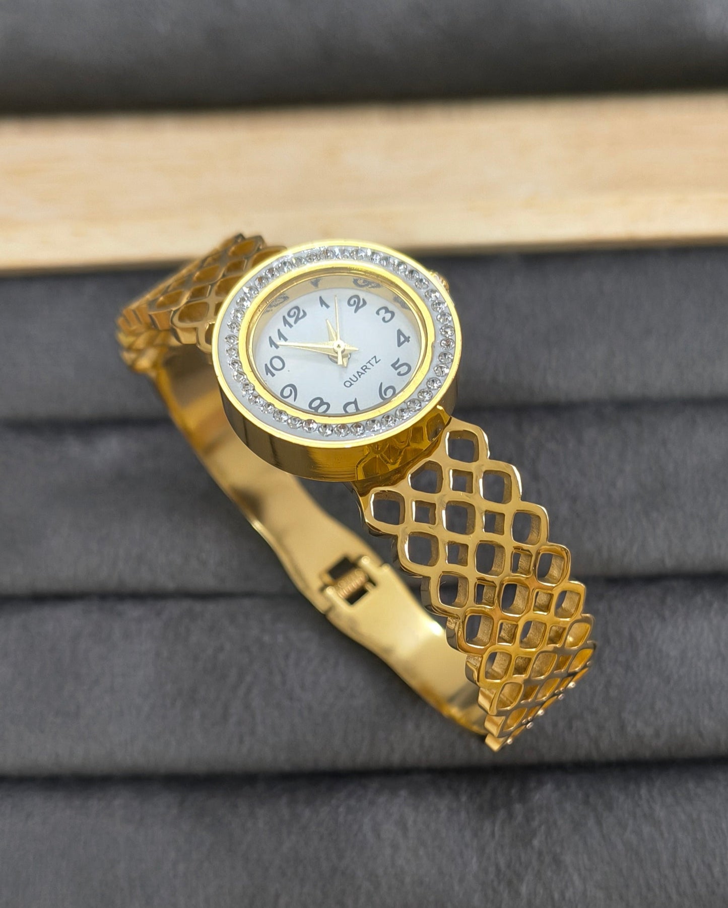 Antitarnish Mesh Design Bracelet Wrist Watch 18K Gold Plated