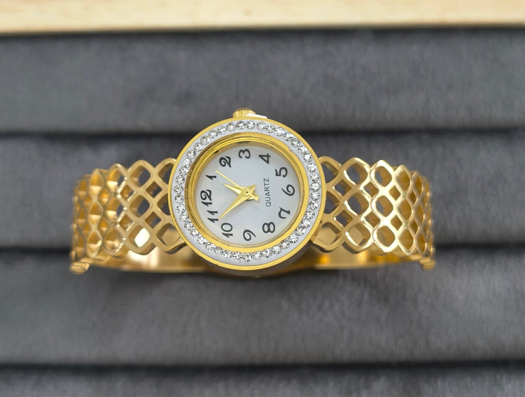 Antitarnish Mesh Design Bracelet Wrist Watch 18K Gold Plated