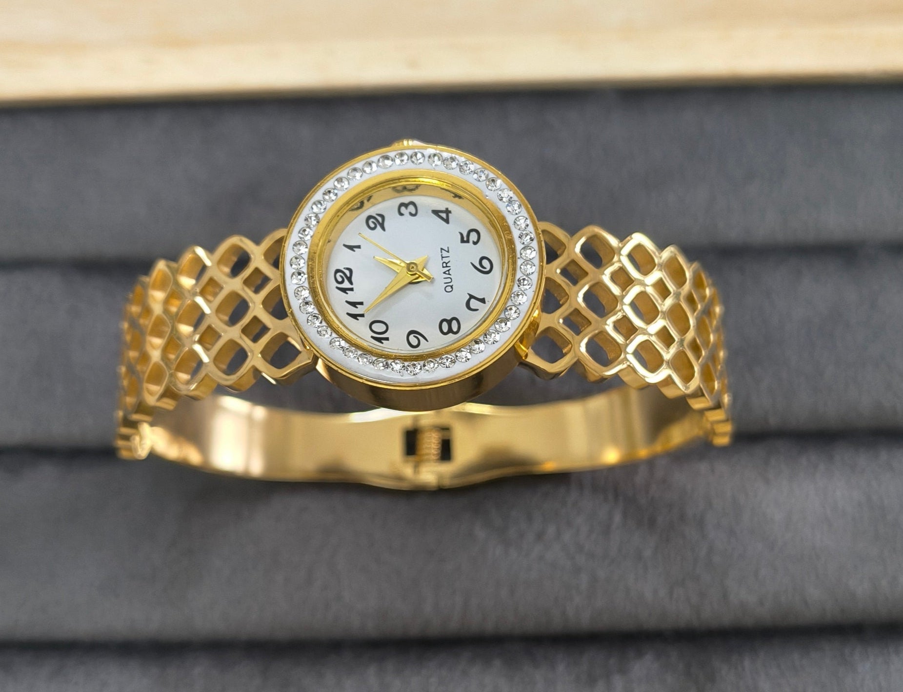 Antitarnish Mesh Design Bracelet Wrist Watch 18K Gold Plated