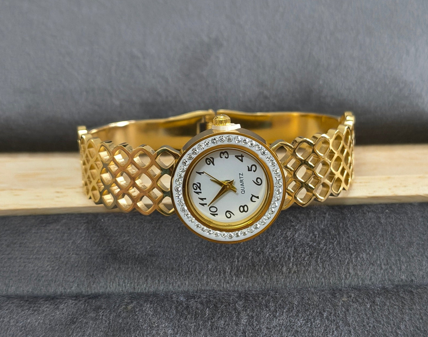 Antitarnish Mesh Design Bracelet Wrist Watch 18K Gold Plated