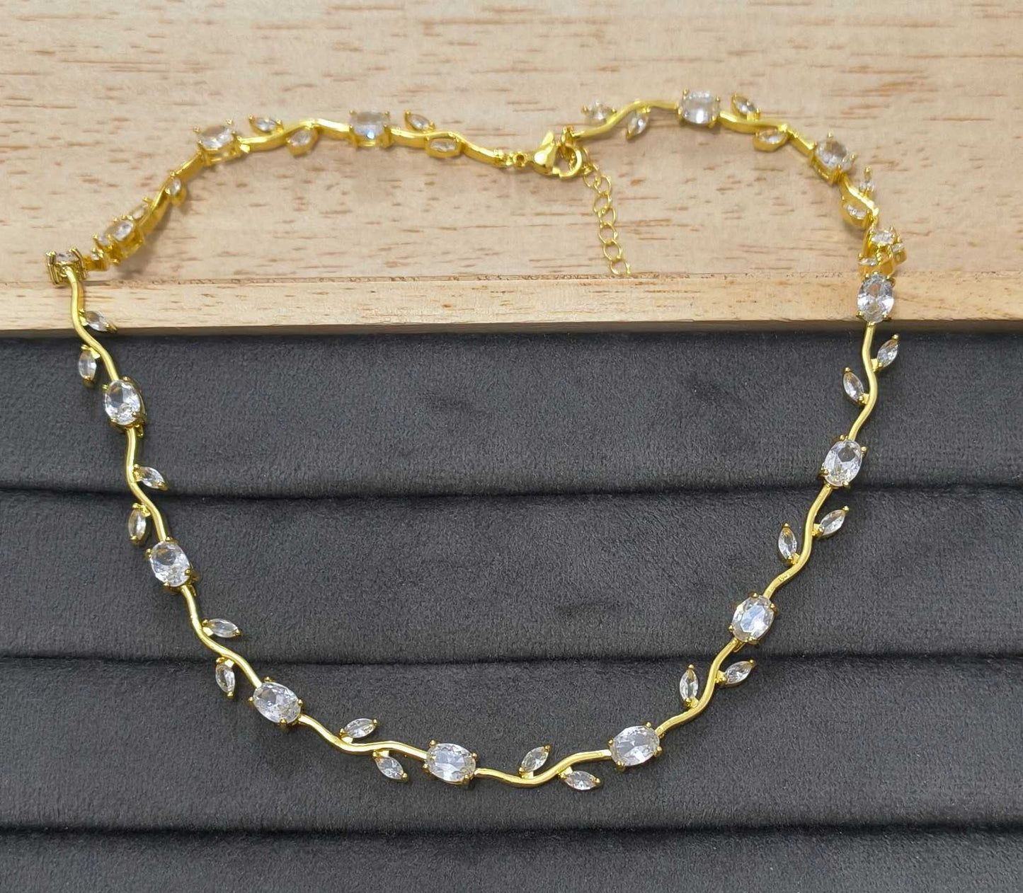 Antitarnish Necklace Sparkling Tulip Blossom 18K Gold Plated