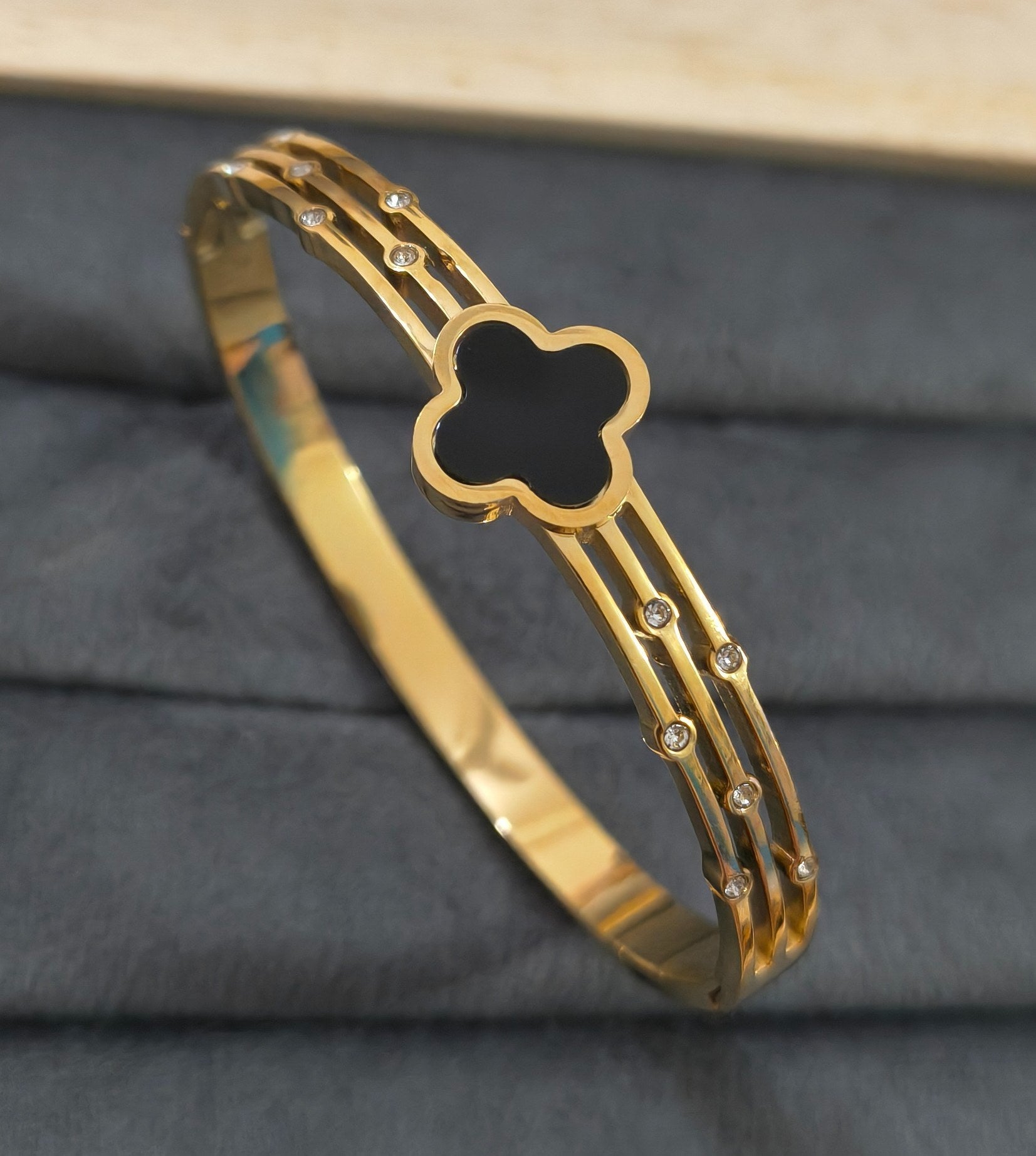 Antitarnish Premium Black Clover Bracelet 18K Gold Plated