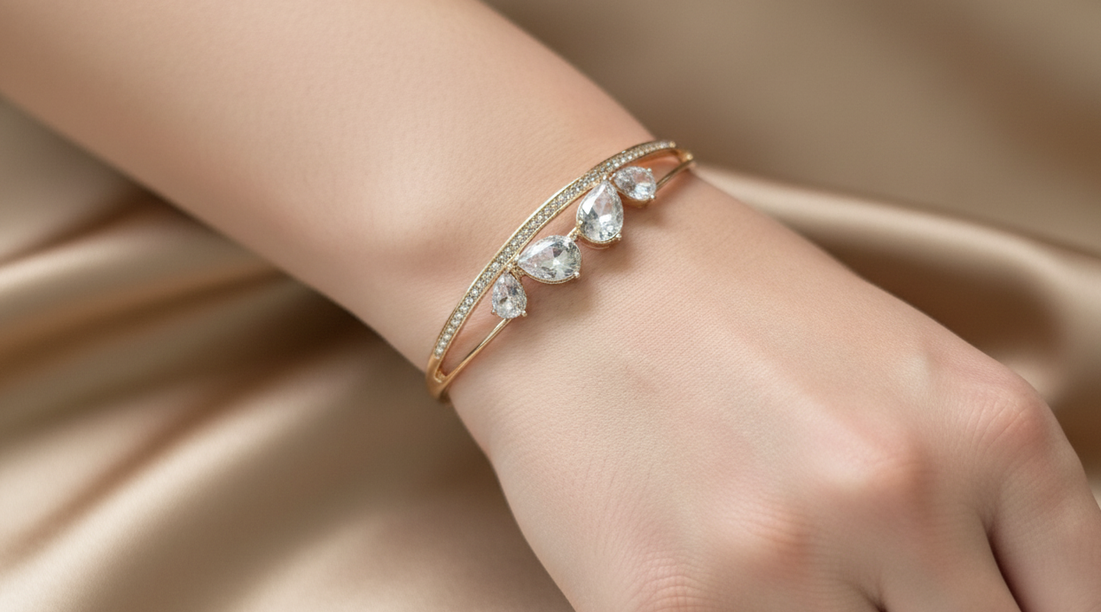 Antitarnish Shiny Stone Studded Bracelet 18K Gold Plated