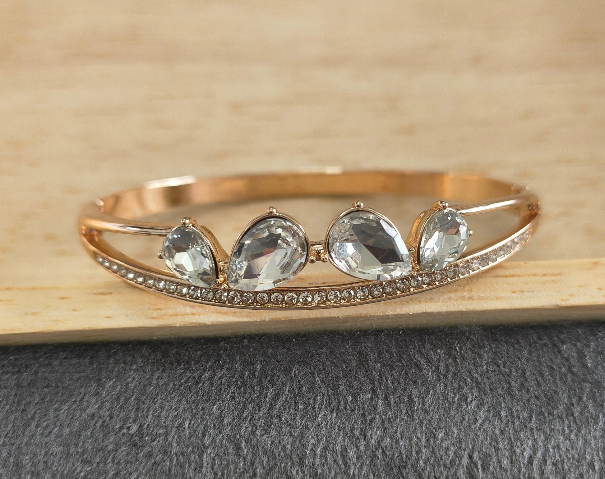 Antitarnish Shiny Stone Studded Bracelet 18K Gold Plated