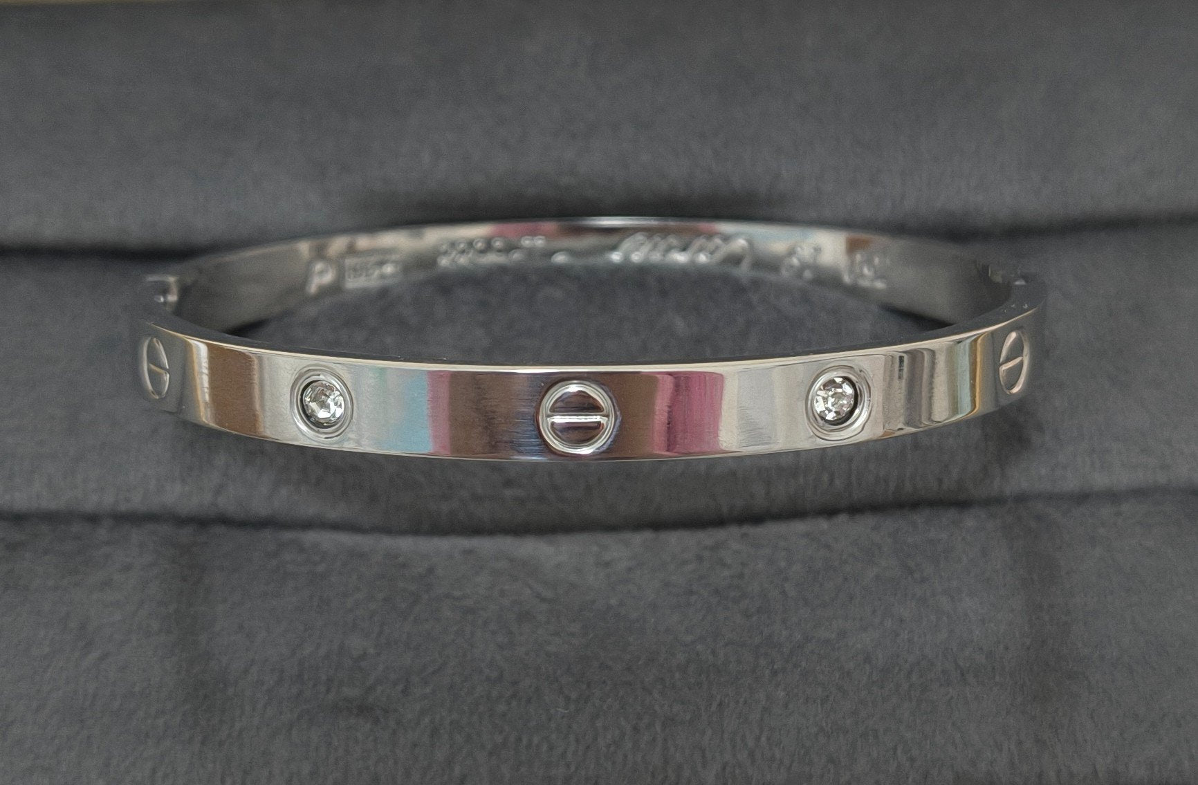Antitarnish Silver Toned Timeless Love 18K Gold Plated Bracelet