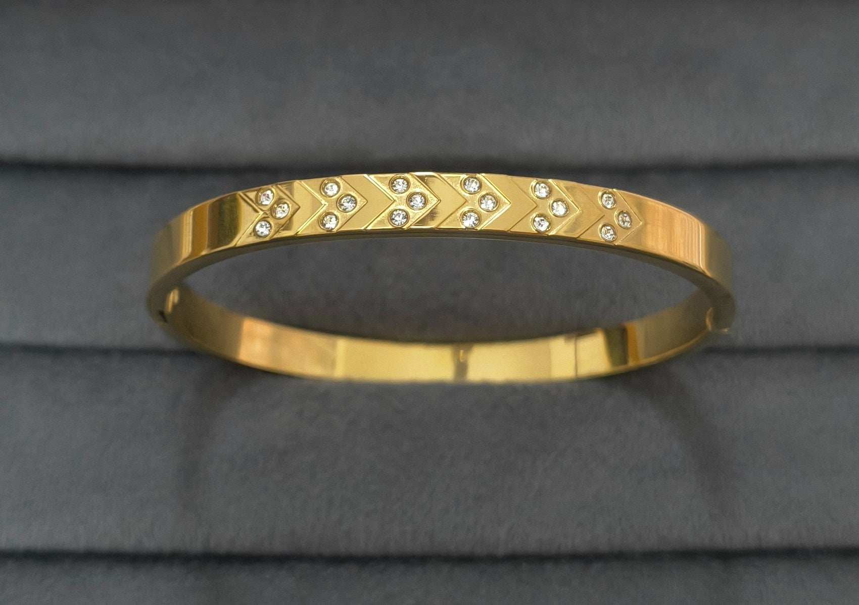 Antitarnish Sparkling Zircon Bangle Bracelet 18K Gold Plated