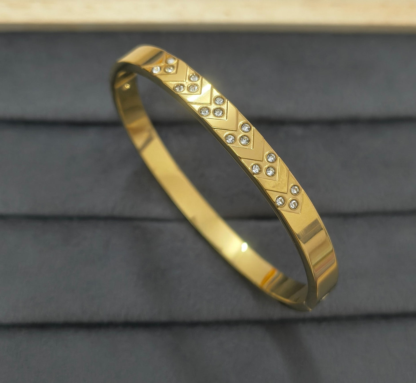 Antitarnish Sparkling Zircon Bangle Bracelet 18K Gold Plated