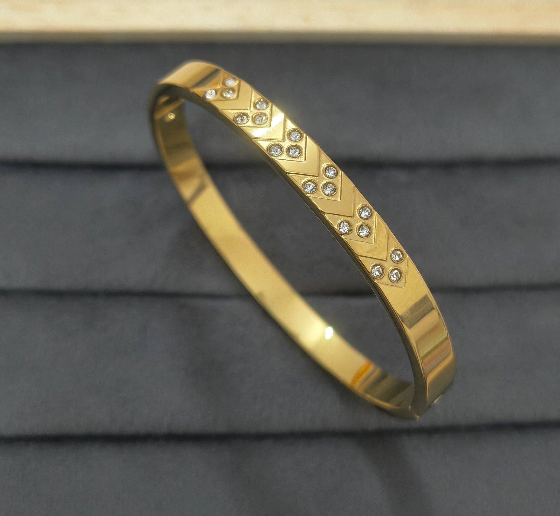 Antitarnish Sparkling Zircon Bangle Bracelet 18K Gold Plated