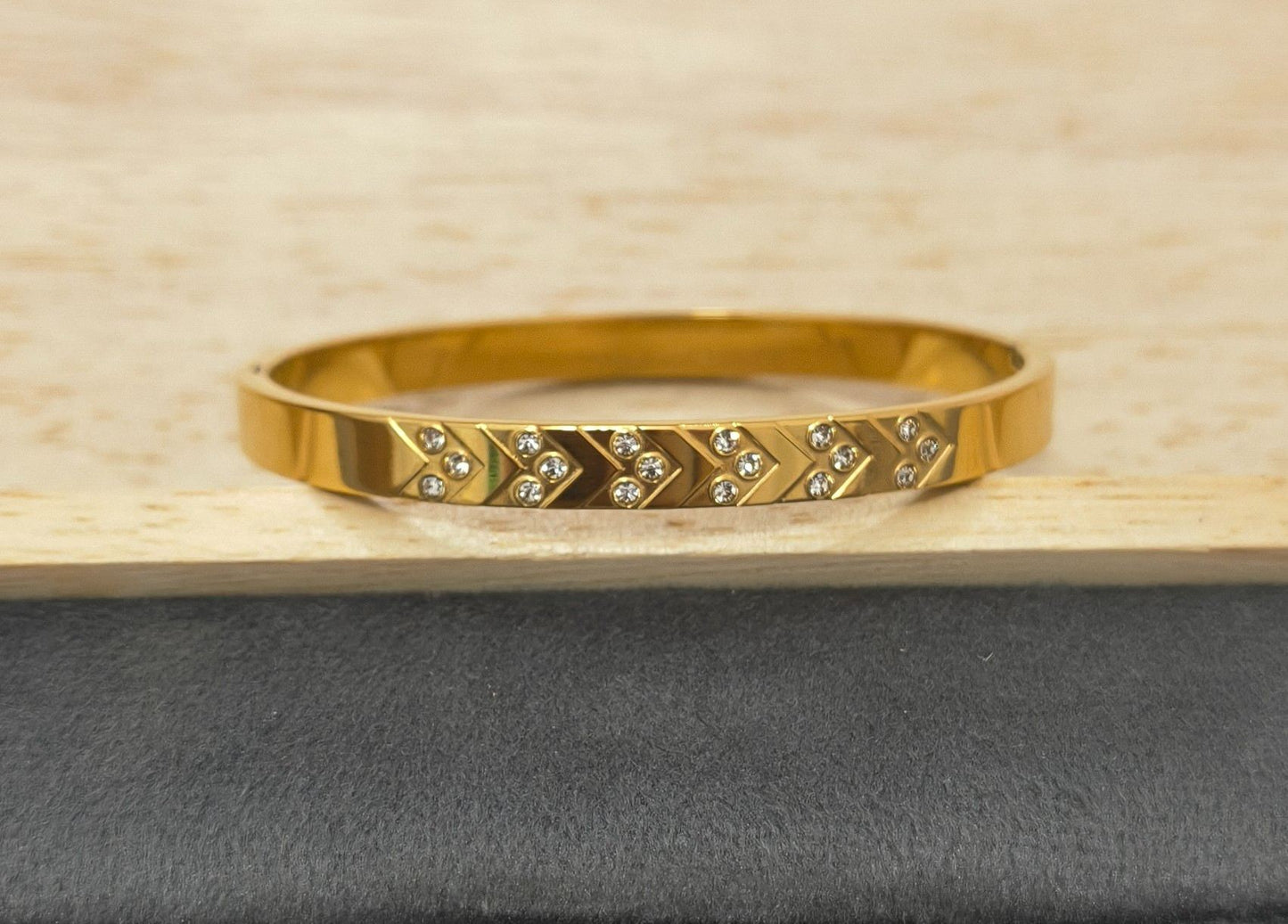 Antitarnish Sparkling Zircon Bangle Bracelet 18K Gold Plated