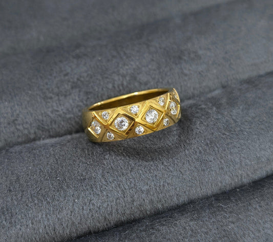 Antitarnish Stone Studded Coco Crush Quilted Unisex Ring