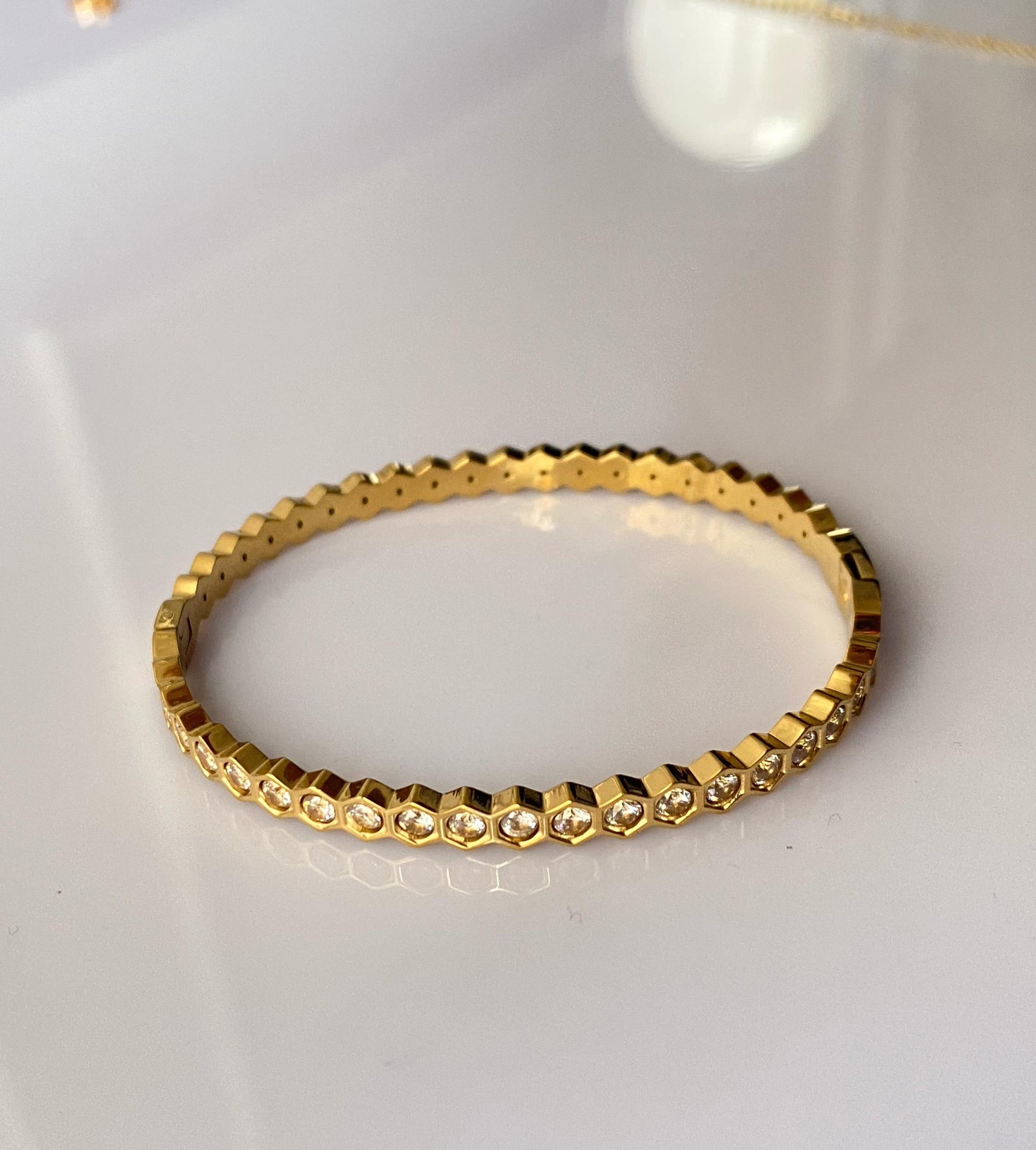 Antitarnish Stone Studded Honeycomb Bracelet 18K Gold Plated