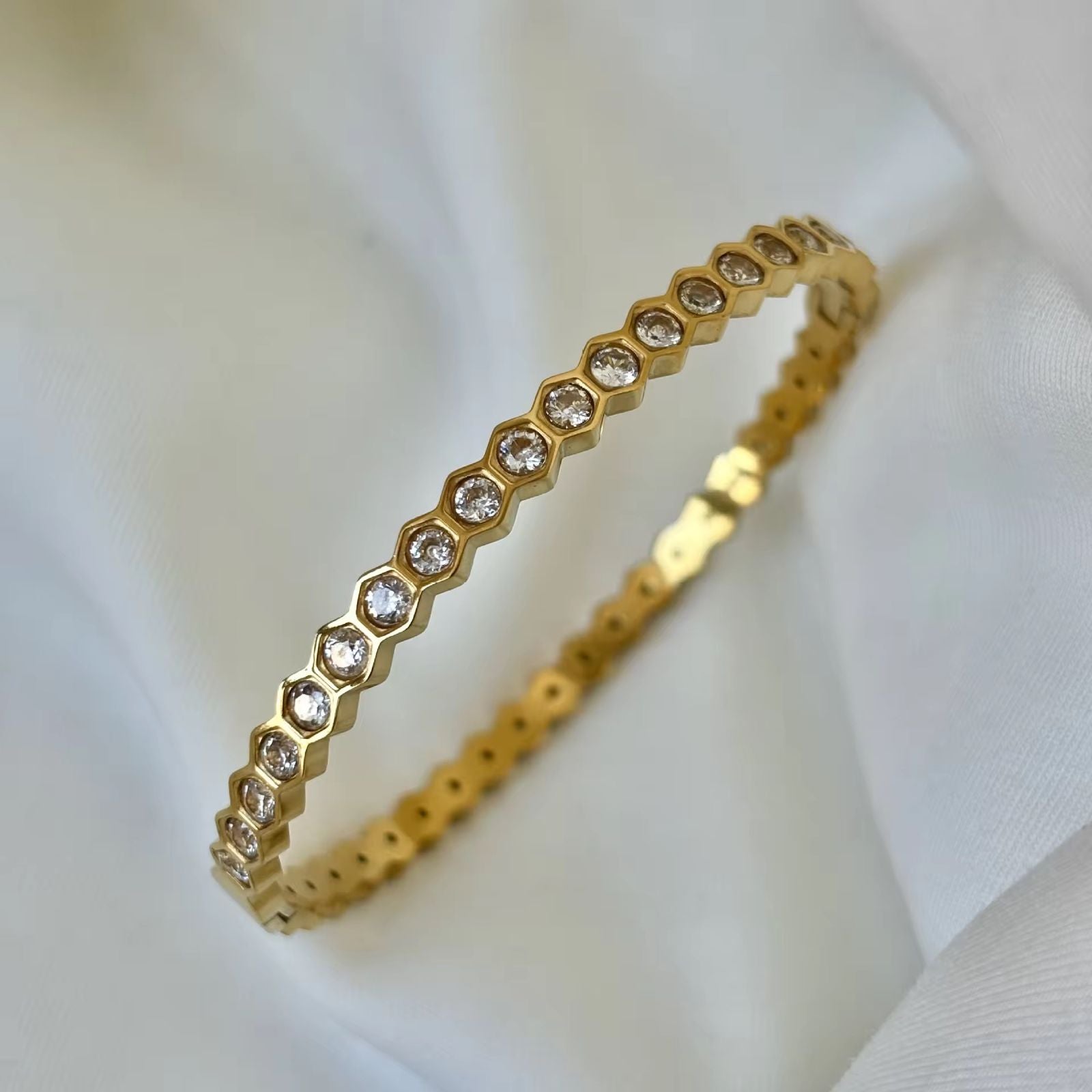 Antitarnish Stone Studded Honeycomb Bracelet 18K Gold Plated