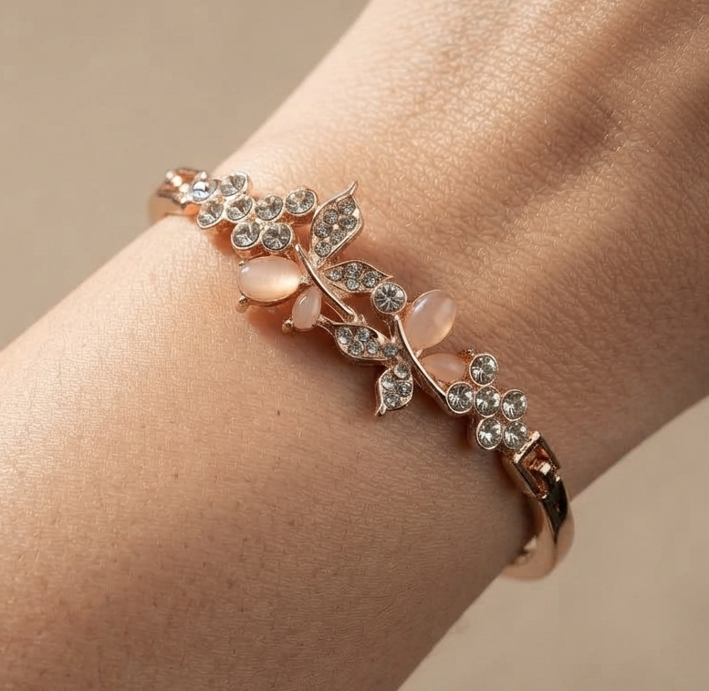 Antitarnish Stone Studded Party Bracelet 18K Gold Plated
