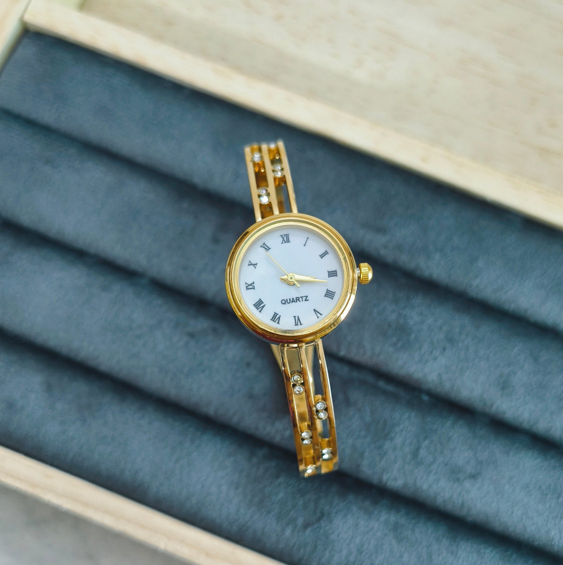 Antitarnish Stone Studded Stylish Openable Bracelet Watch 18K Gold Plated