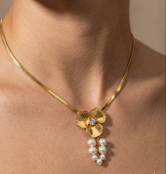 Antitarnish Stylish Pearl Bloom Pendant Snake Chain Necklace 18K Gold Plated