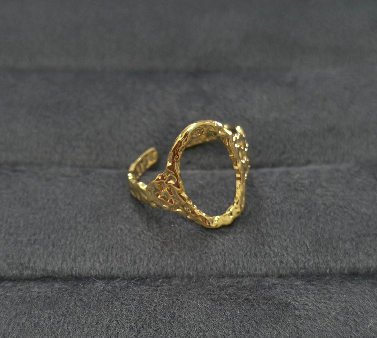 Antitarnish Textured Hollow Ring 18K Gold Plated