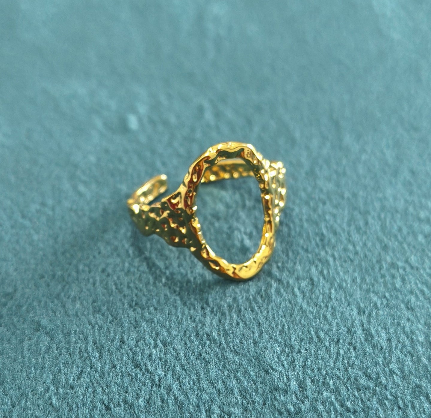 Antitarnish Textured Hollow Ring 18K Gold Plated