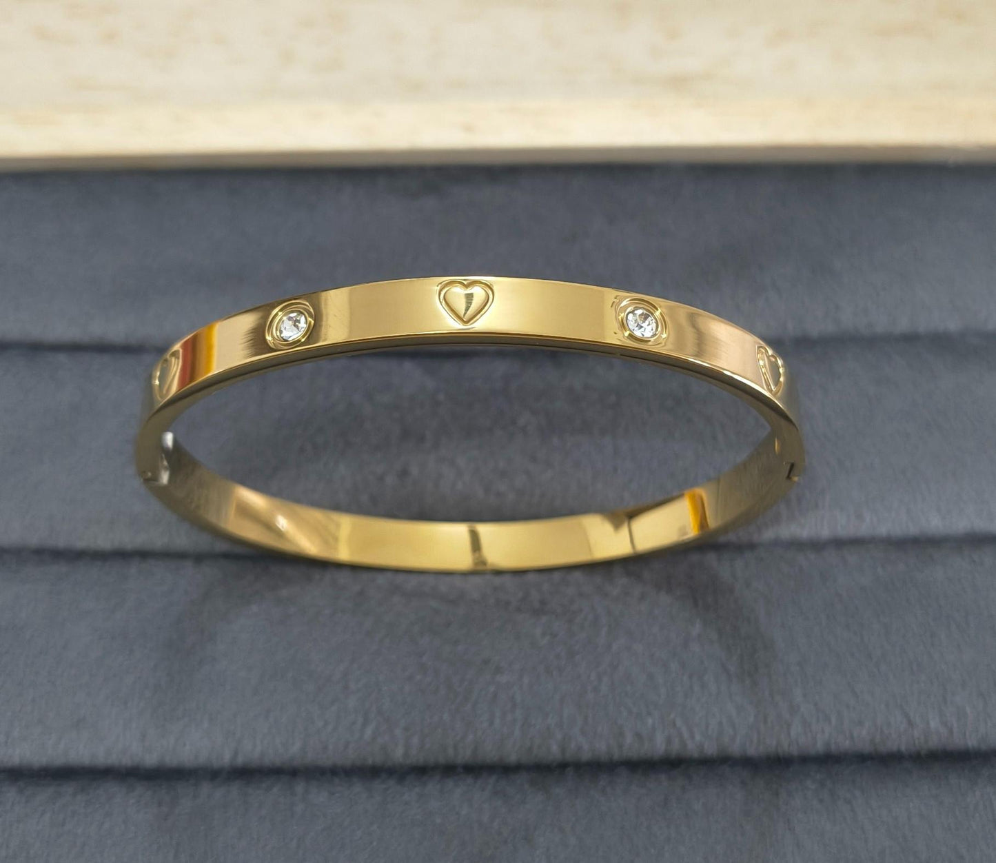 Antitarnish Timeless Love Heart Bracelet 18K Gold Plated