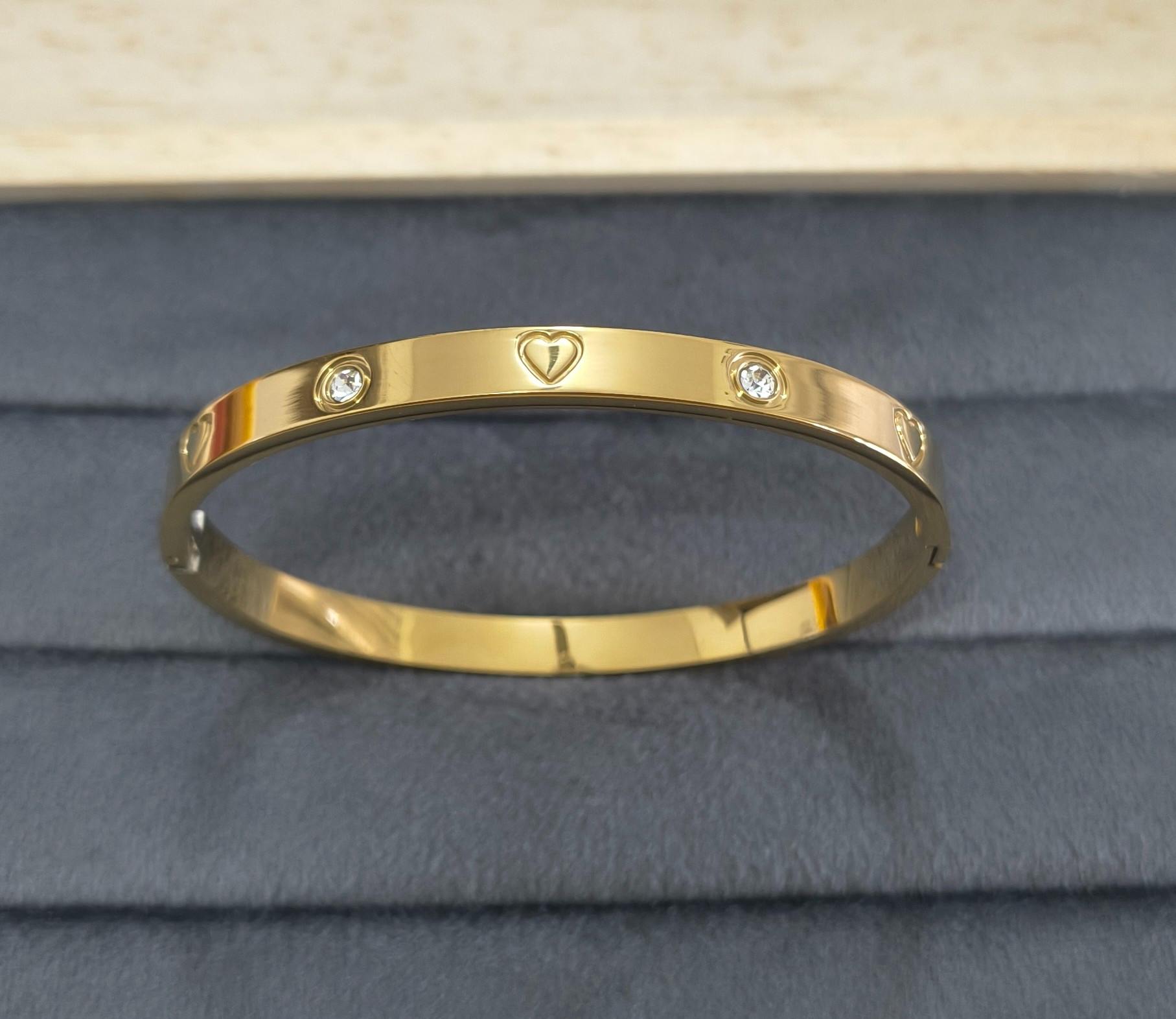 Antitarnish Timeless Love Heart Bracelet 18K Gold Plated