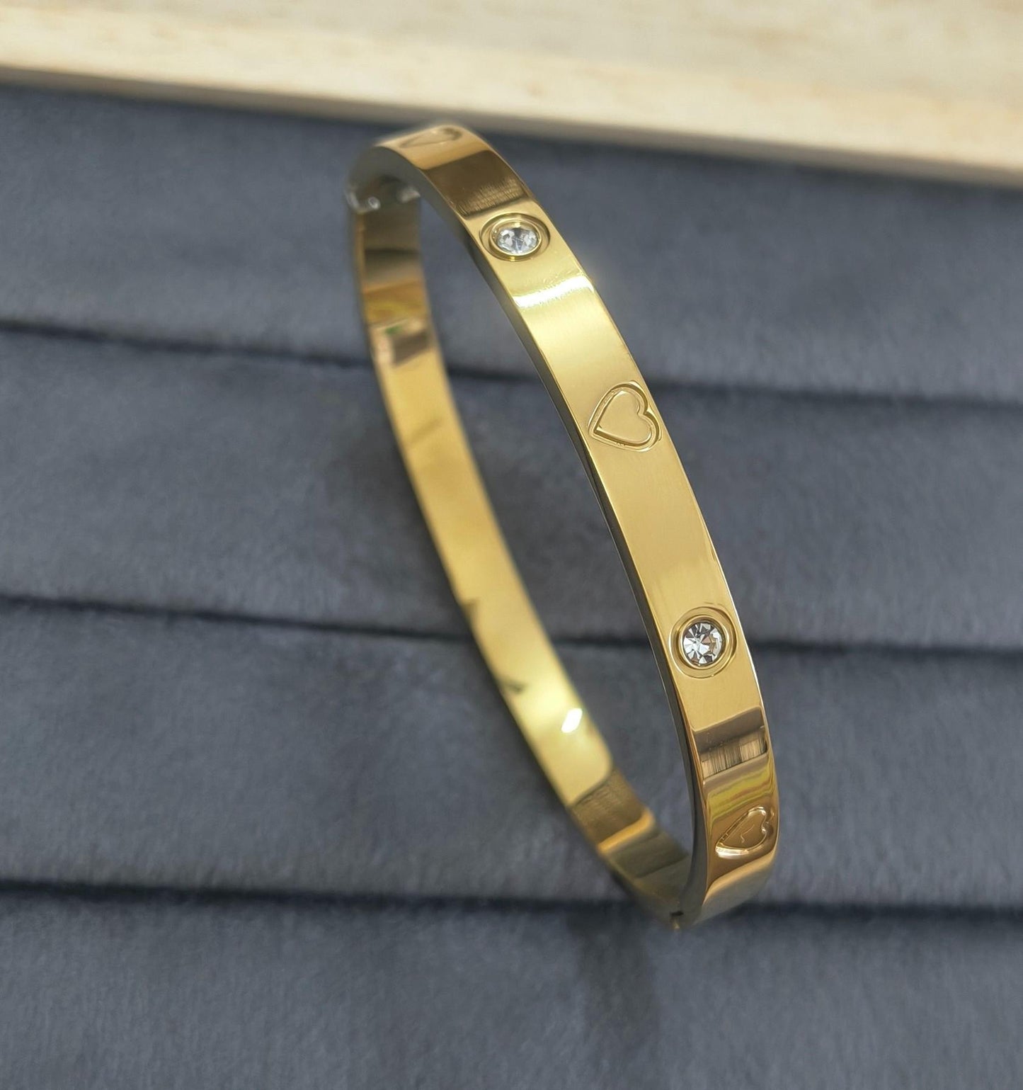 Antitarnish Timeless Love Heart Bracelet 18K Gold Plated