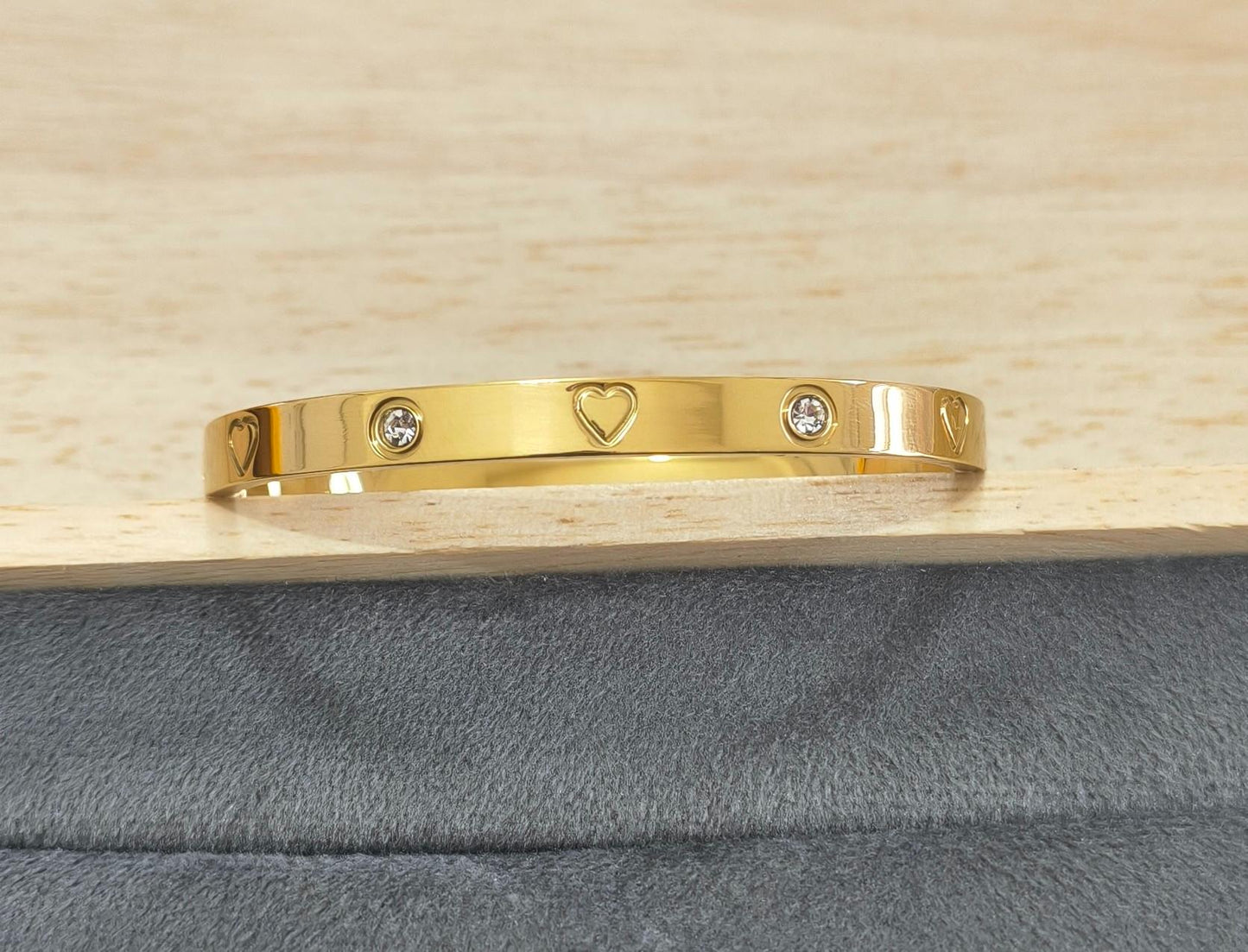 Antitarnish Timeless Love Heart Bracelet 18K Gold Plated