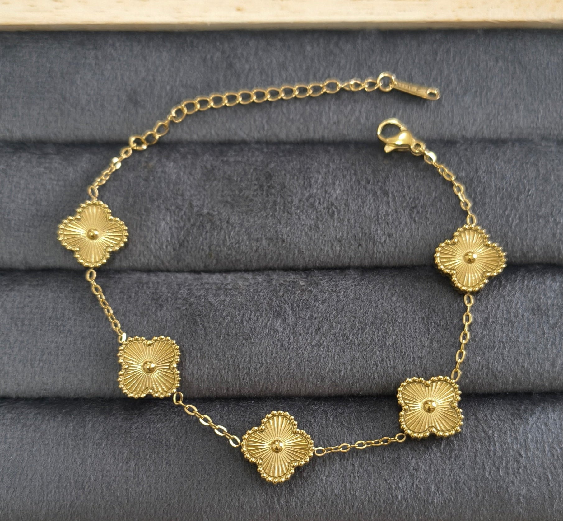 Antitarnish Trendy Golden Clover Bracelet 18K Gold Plated