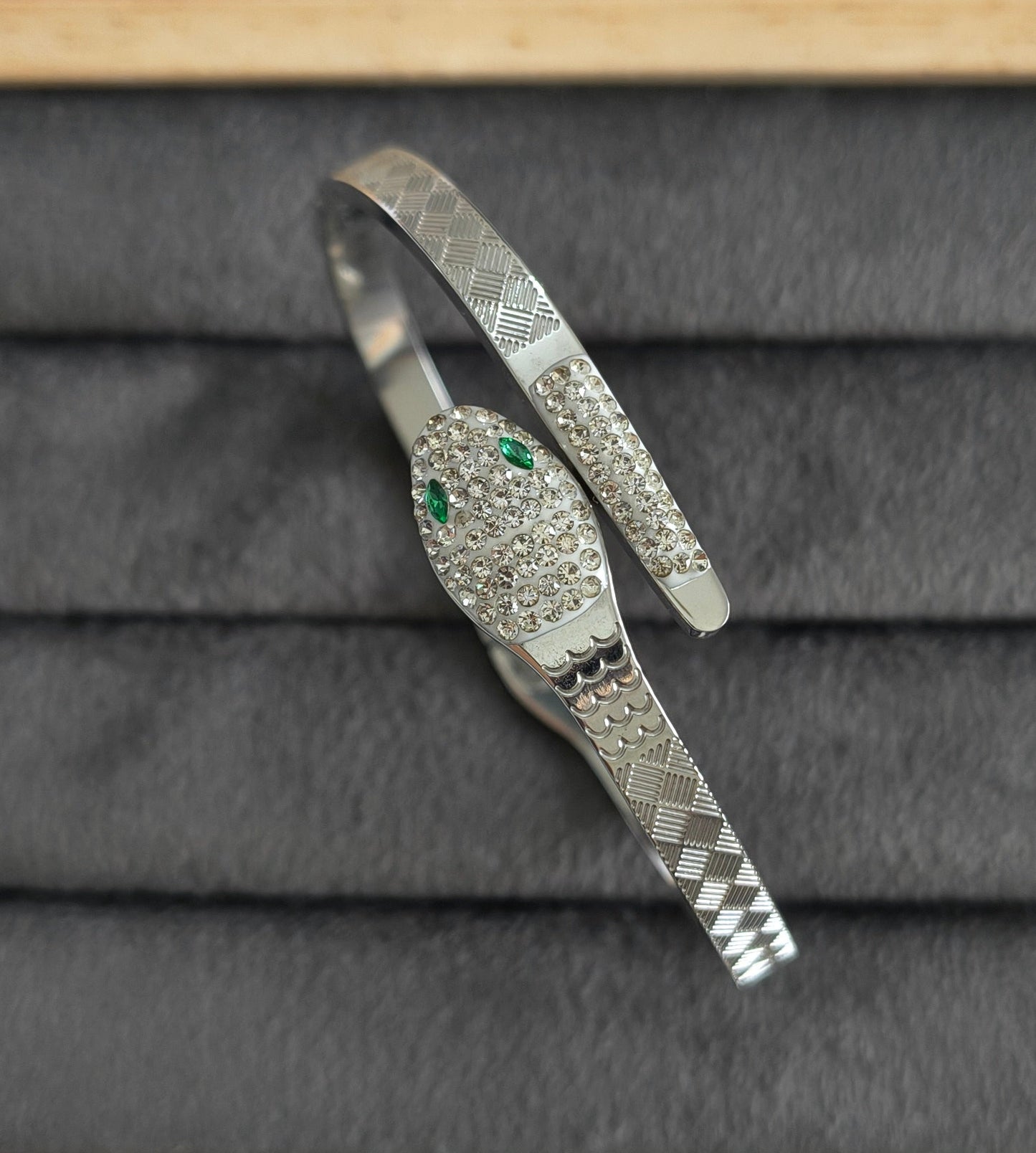 Antitarnish Trendy Snake Sparkle Bracelet Silver Plated