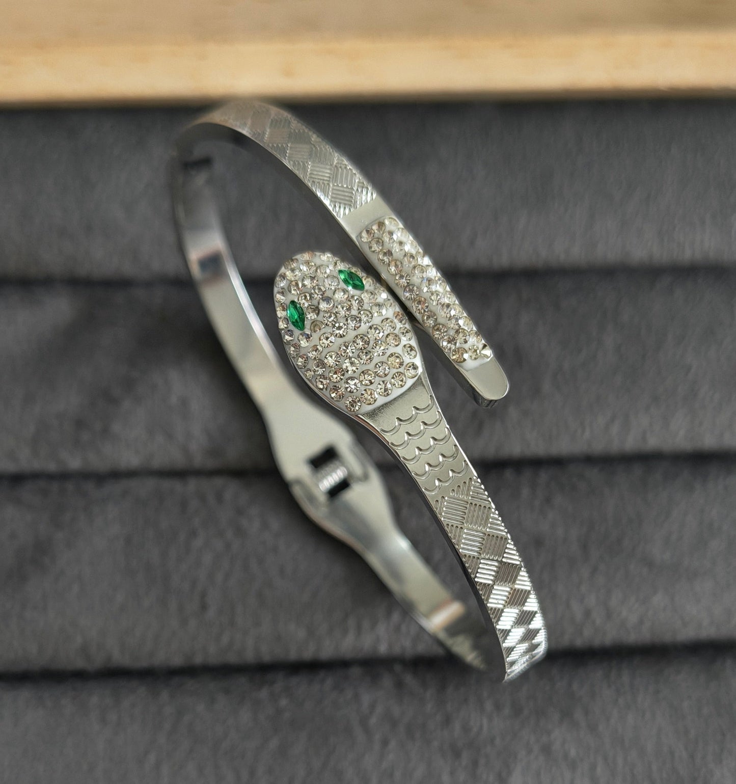 Antitarnish Trendy Snake Sparkle Bracelet Silver Plated