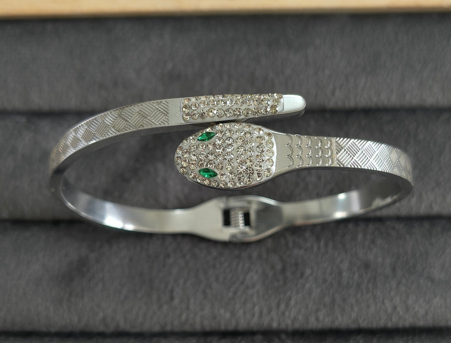 Antitarnish Trendy Snake Sparkle Bracelet Silver Plated