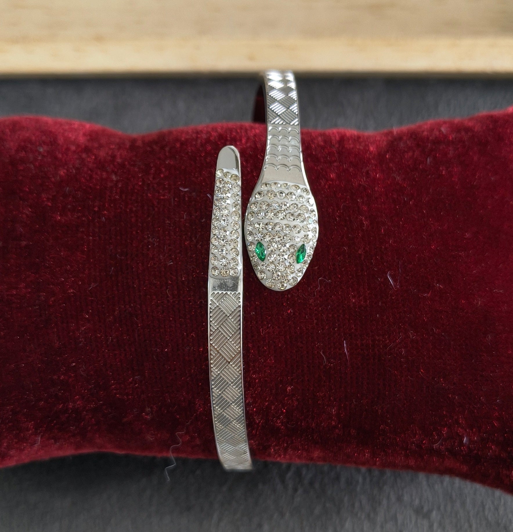 Antitarnish Trendy Snake Sparkle Bracelet Silver Plated