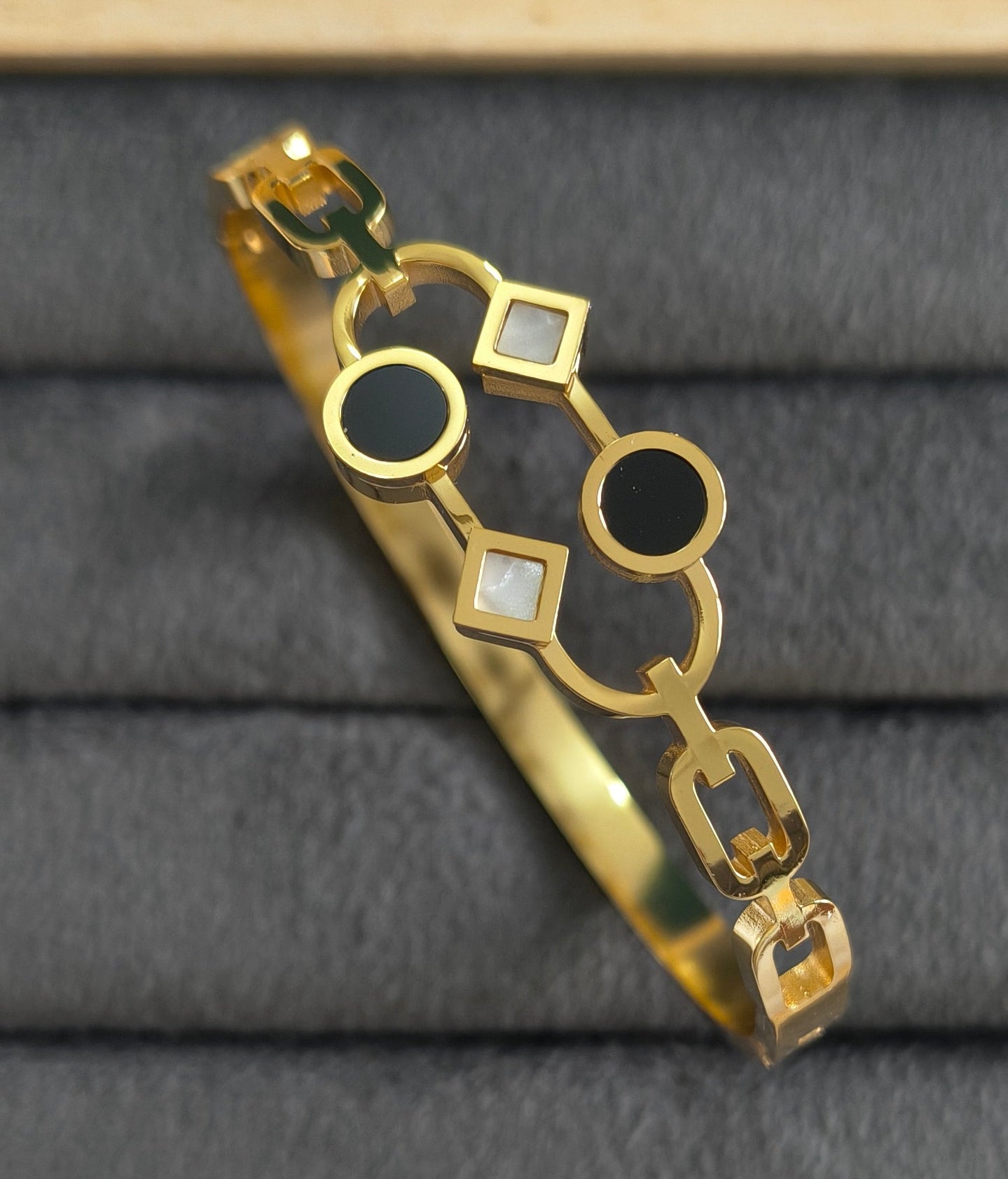 Antitarnish Trendy Sparkle Bracelet 18K Gold Plated