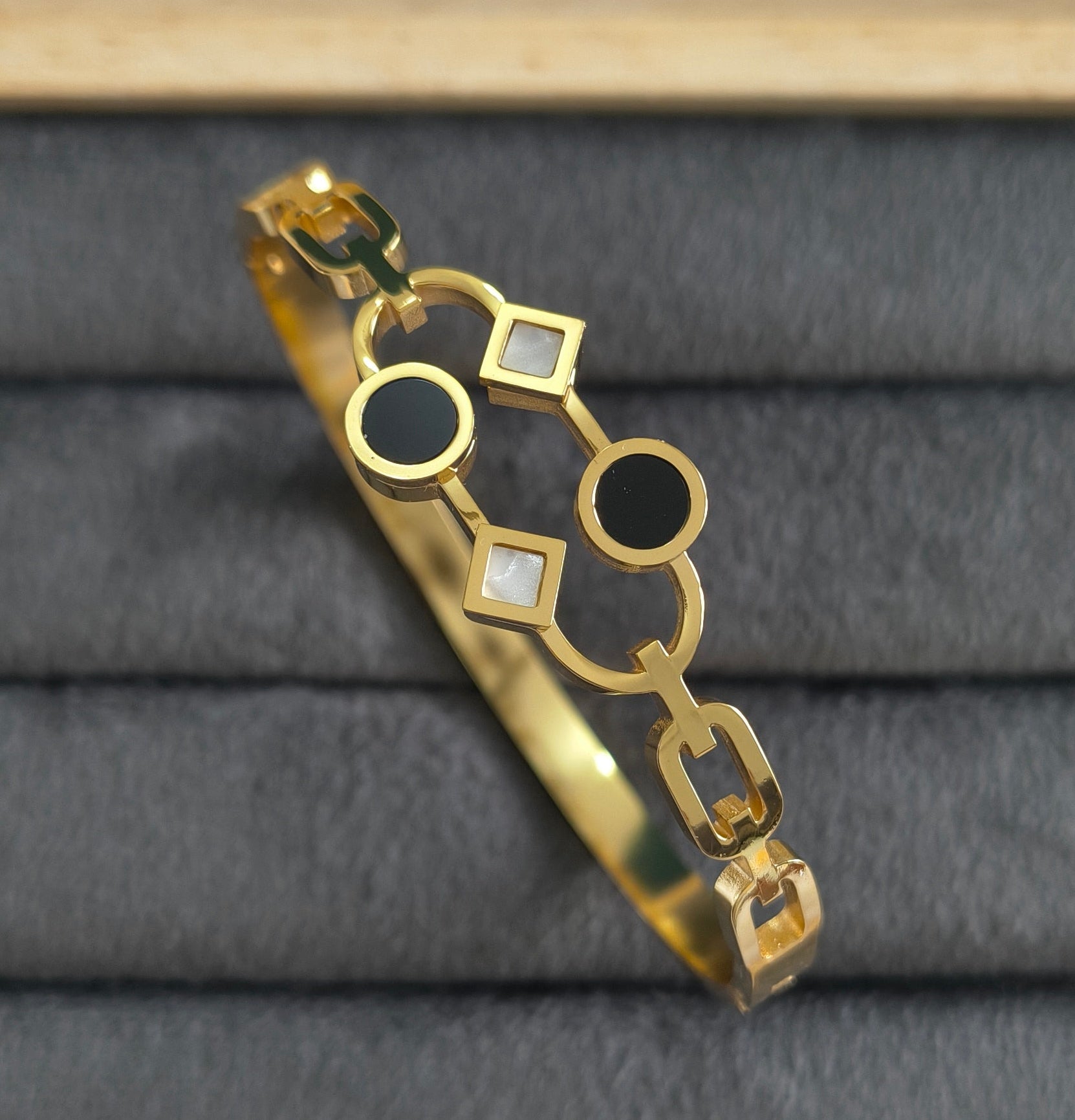 Antitarnish Trendy Sparkle Bracelet 18K Gold Plated