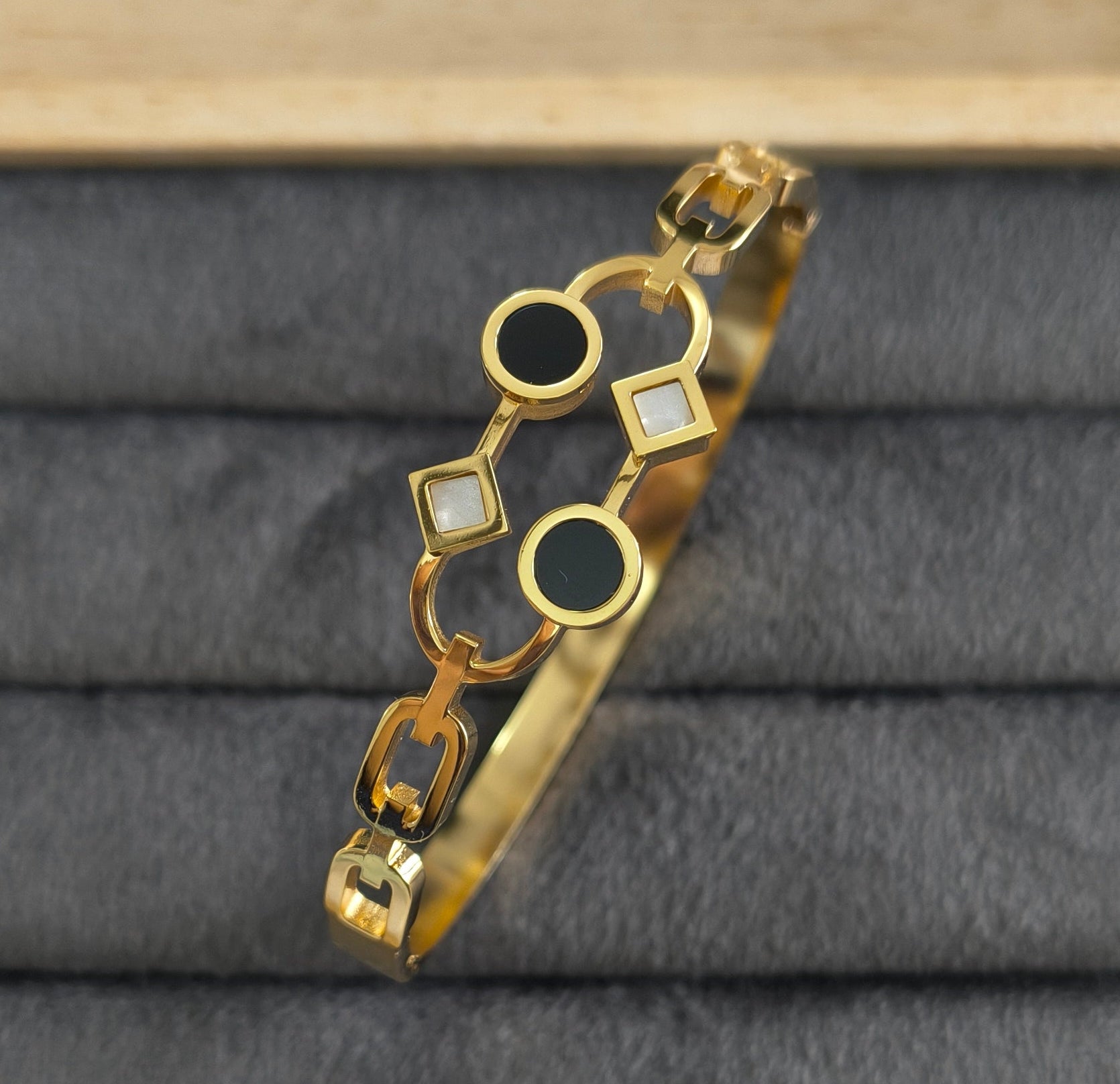 Antitarnish Trendy Sparkle Bracelet 18K Gold Plated