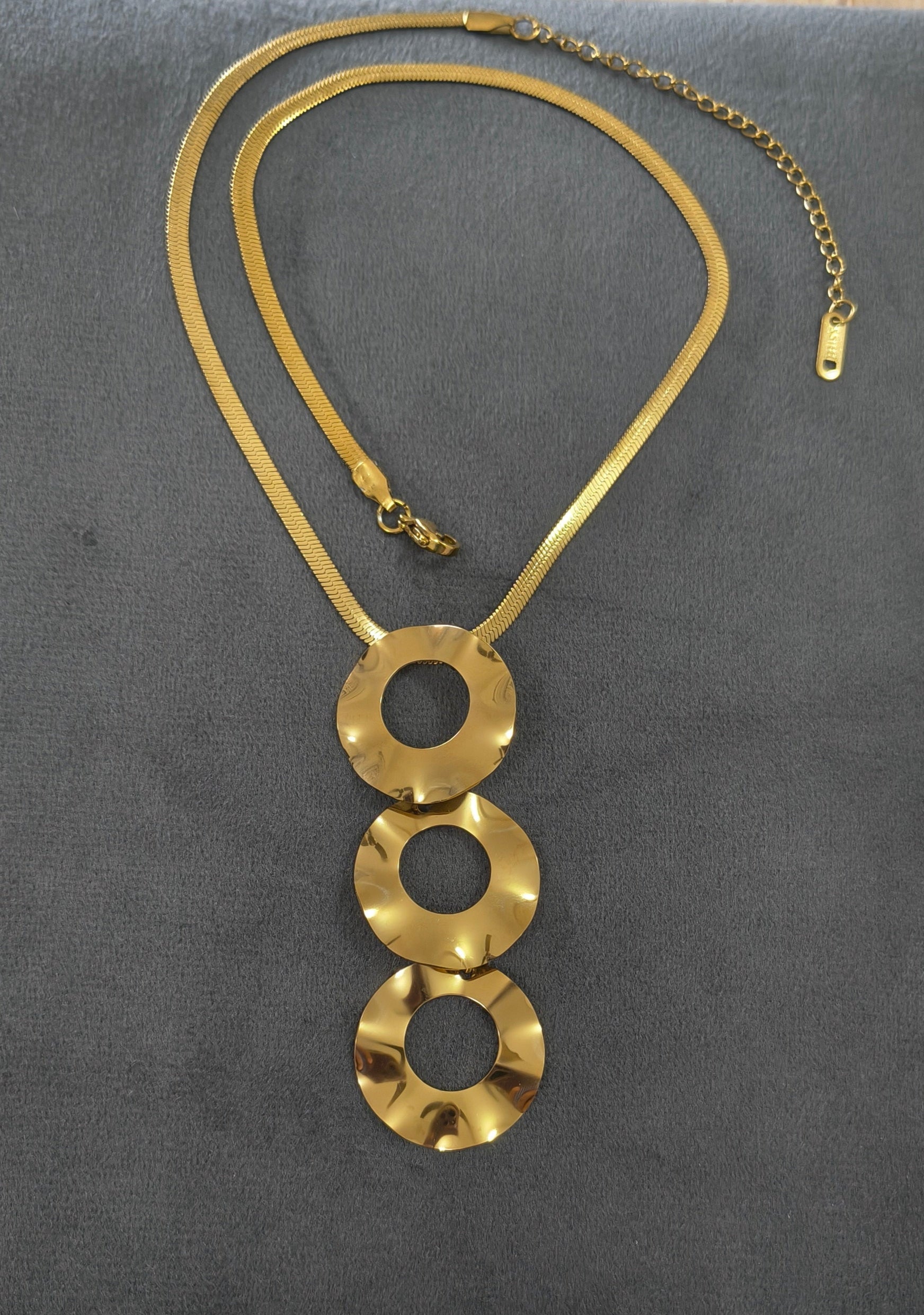 Antitarnish Triple Circle Pendant Snake Chain Necklace