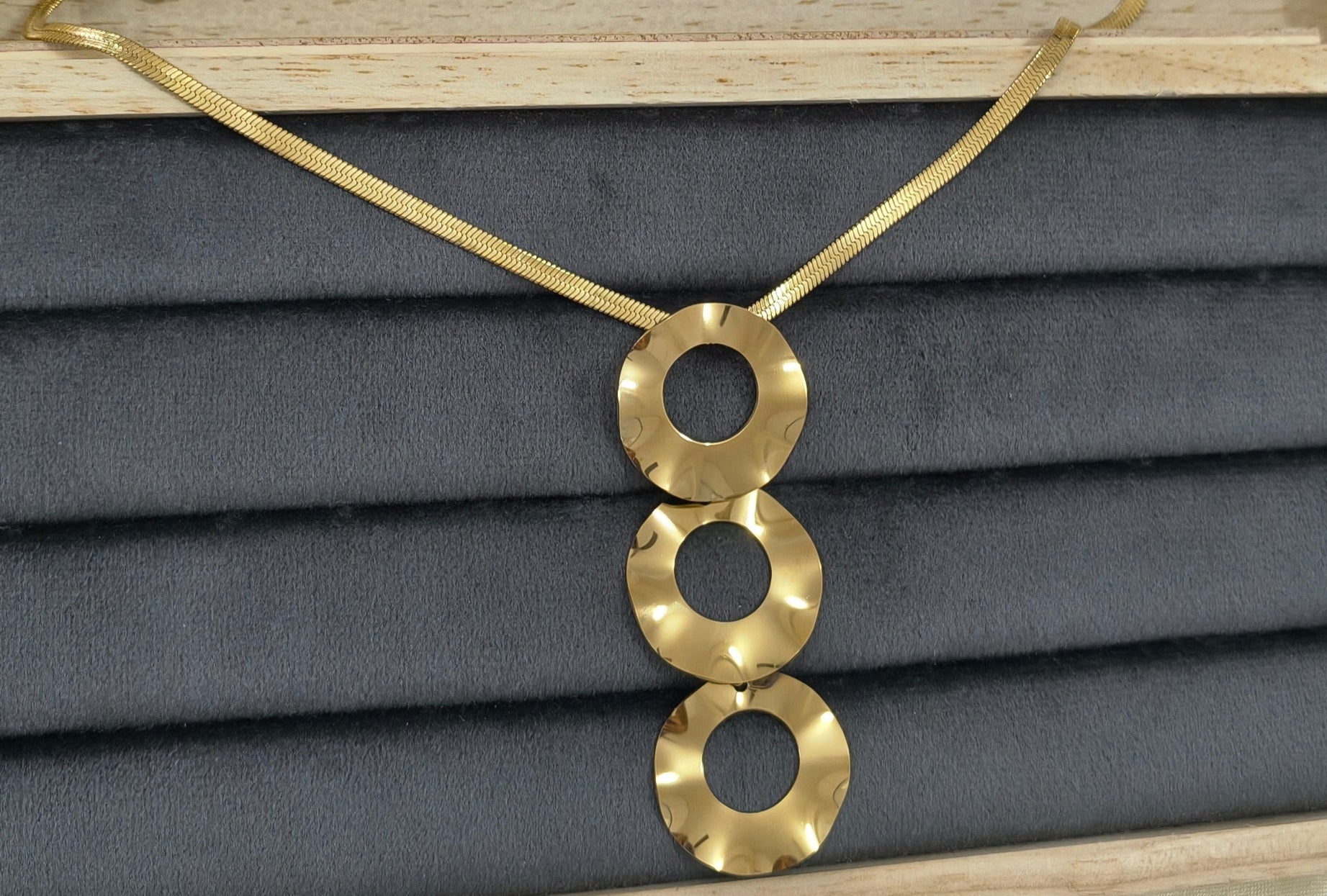 Antitarnish Triple Circle Pendant Snake Chain Necklace