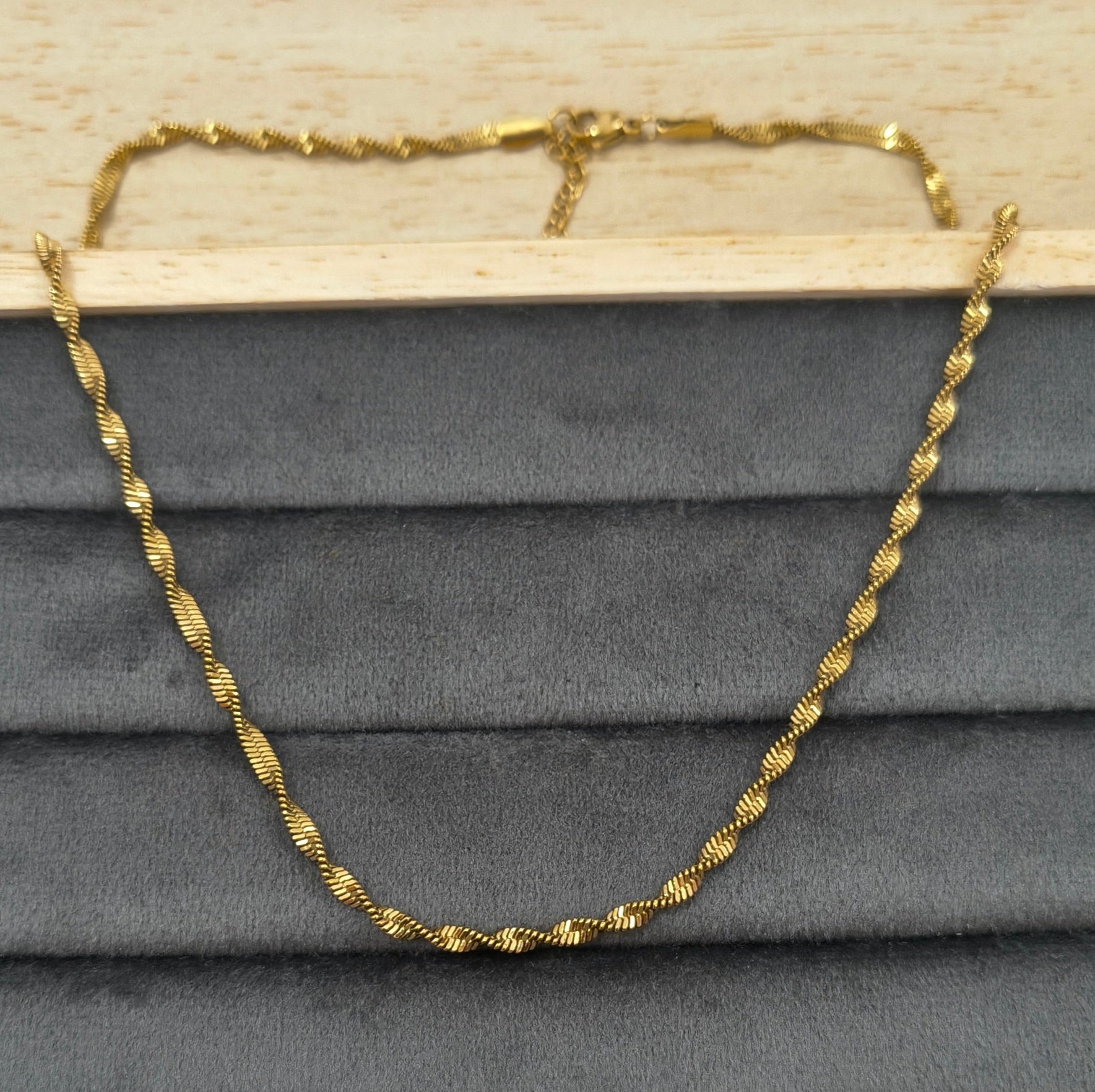 Antitarnish Twisted Snake Chain Necklace 18K Gold Plated
