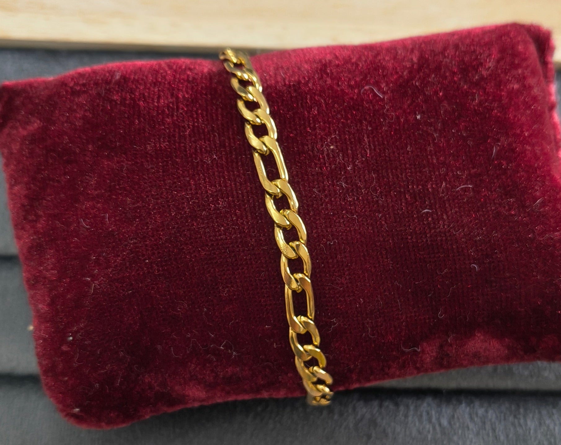 Antitarnish Unisex Figaro Chain Bracelet 18K Gold Plated