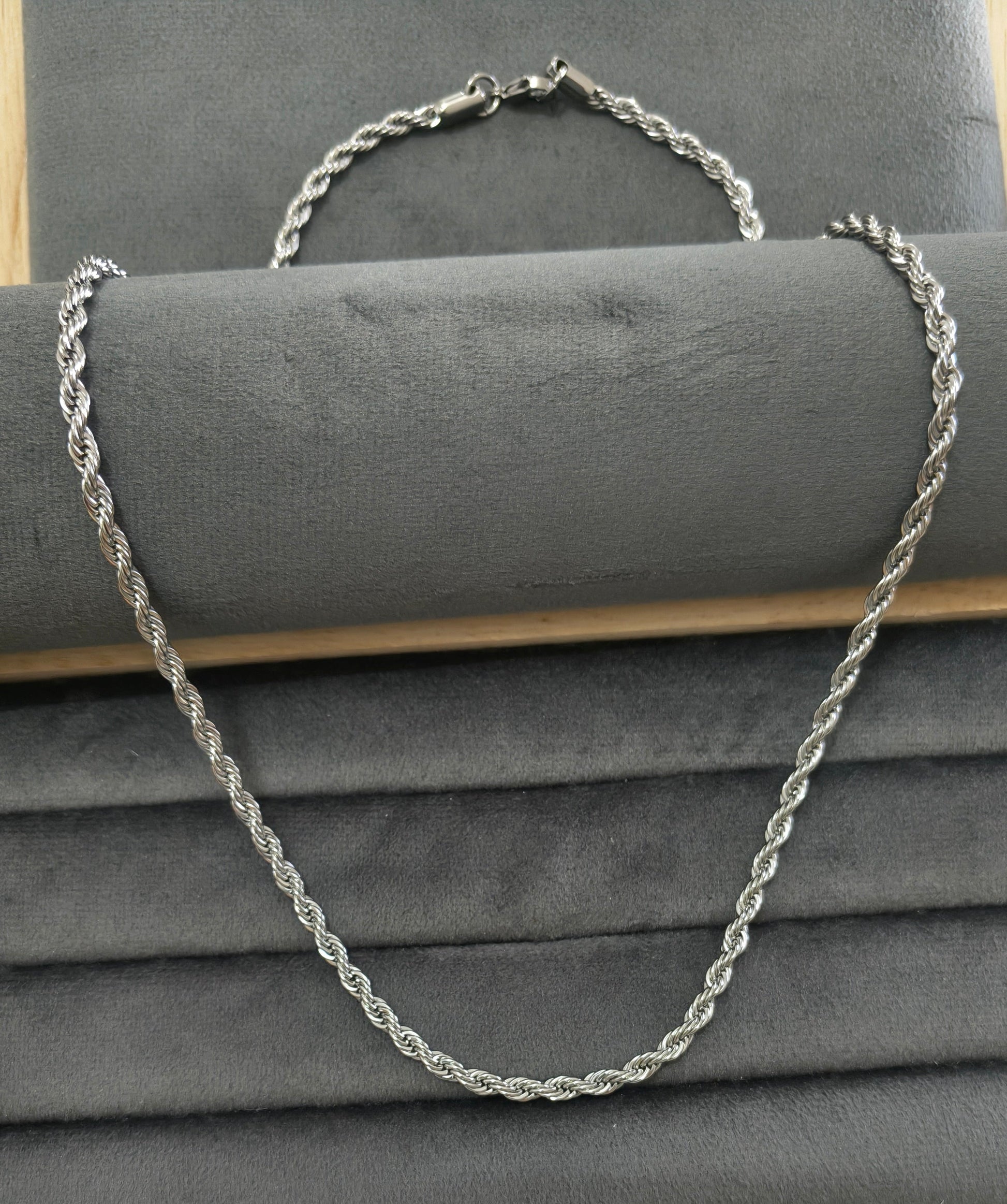 Antitarnish Unisex Stylish Twisted Rope Chain Silver Plated