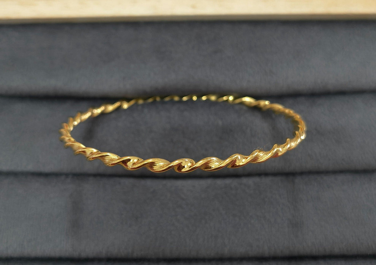 Antitarnish Unisex Twisted Design Kada Bangle 18K Gold Plated