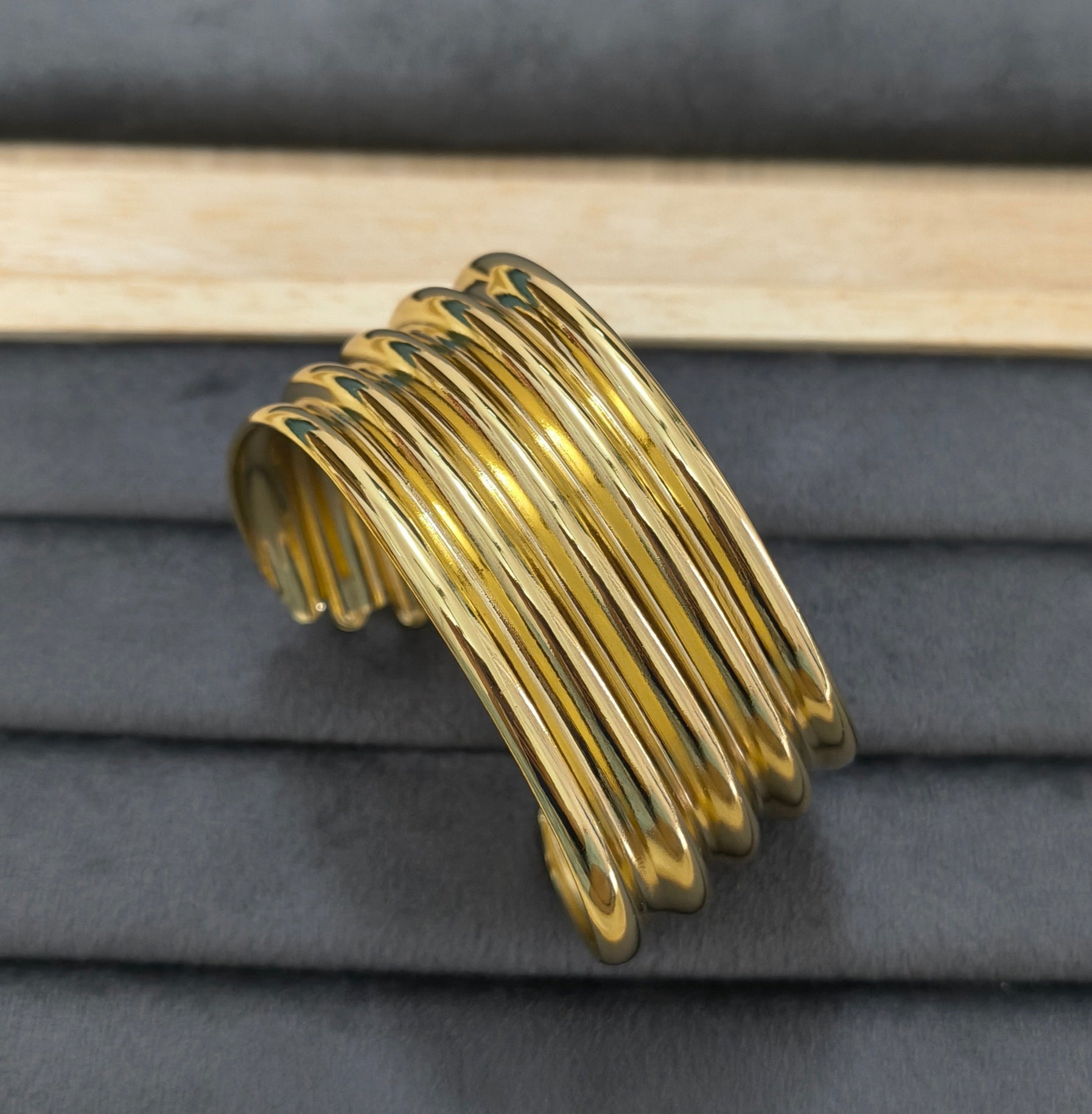 Antitarnish Wavy Open Cuff Bracelet 18K Gold Plated
