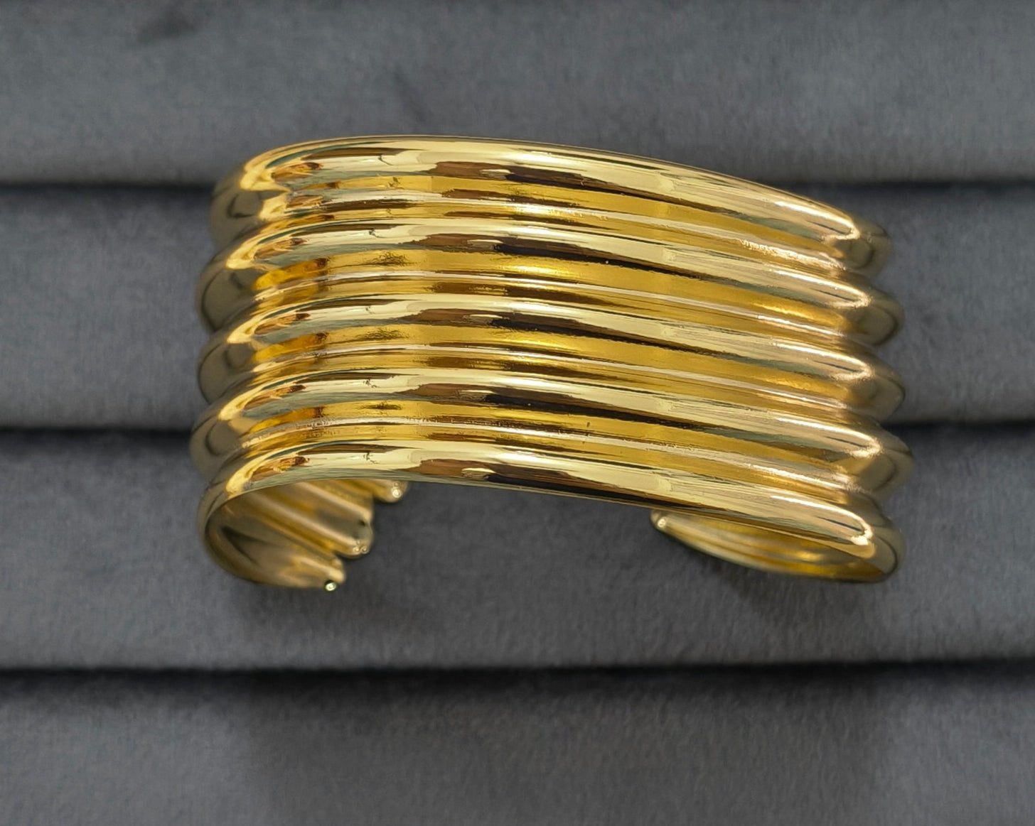 Antitarnish Wavy Open Cuff Bracelet 18K Gold Plated