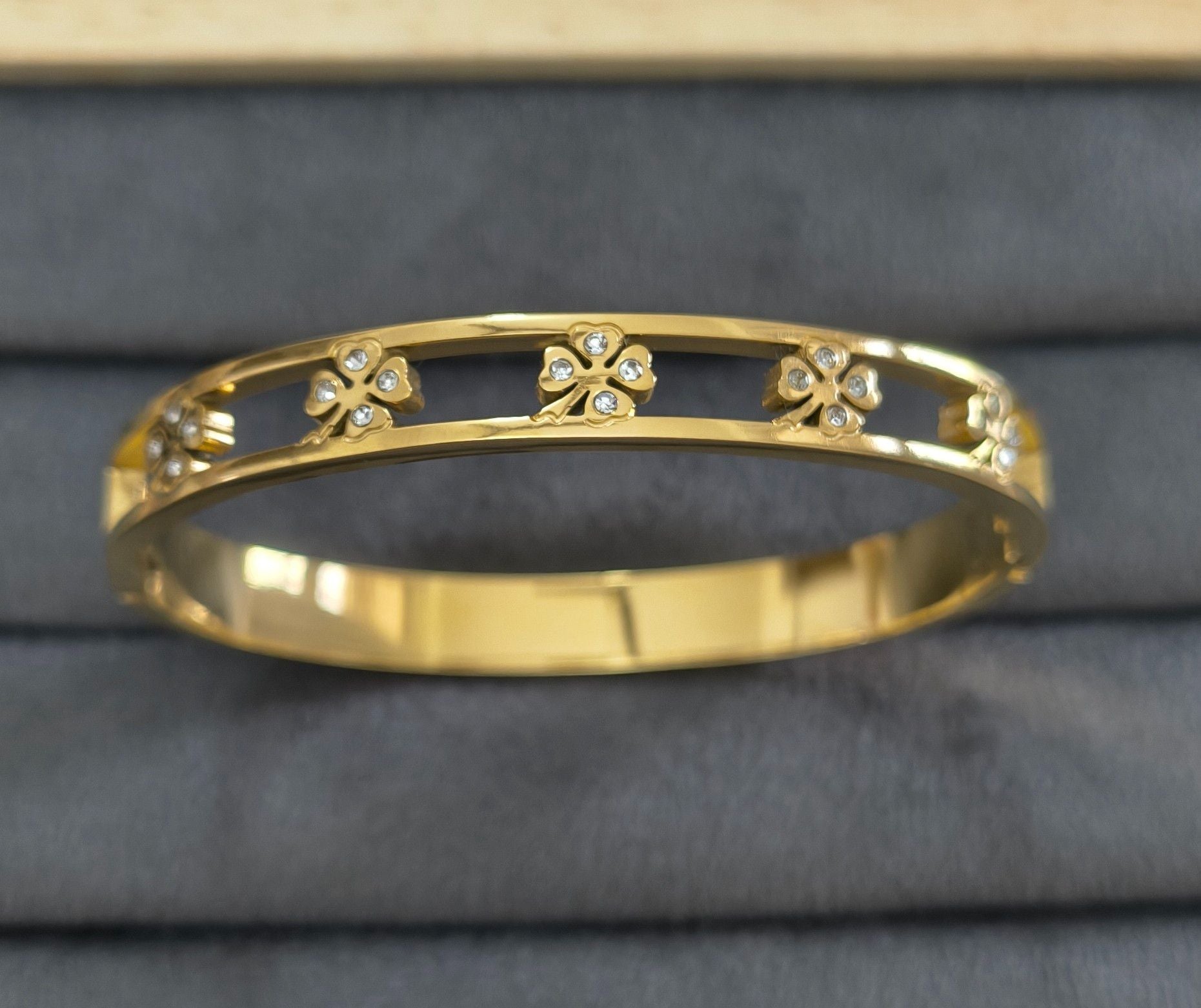 Antitarnish Zircon Stone Studded Bracelet 18K Gold Plated