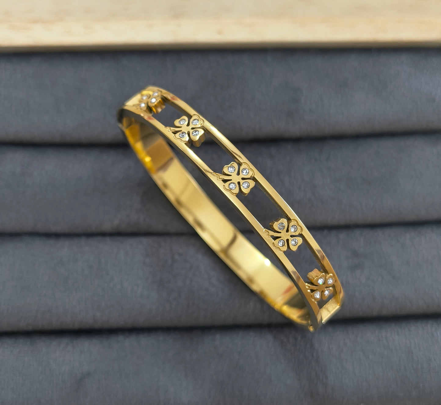 Antitarnish Zircon Stone Studded Bracelet 18K Gold Plated