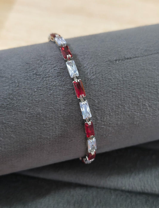 Antitarnish Zircon Studded Tennis Bracelet Silver Plated