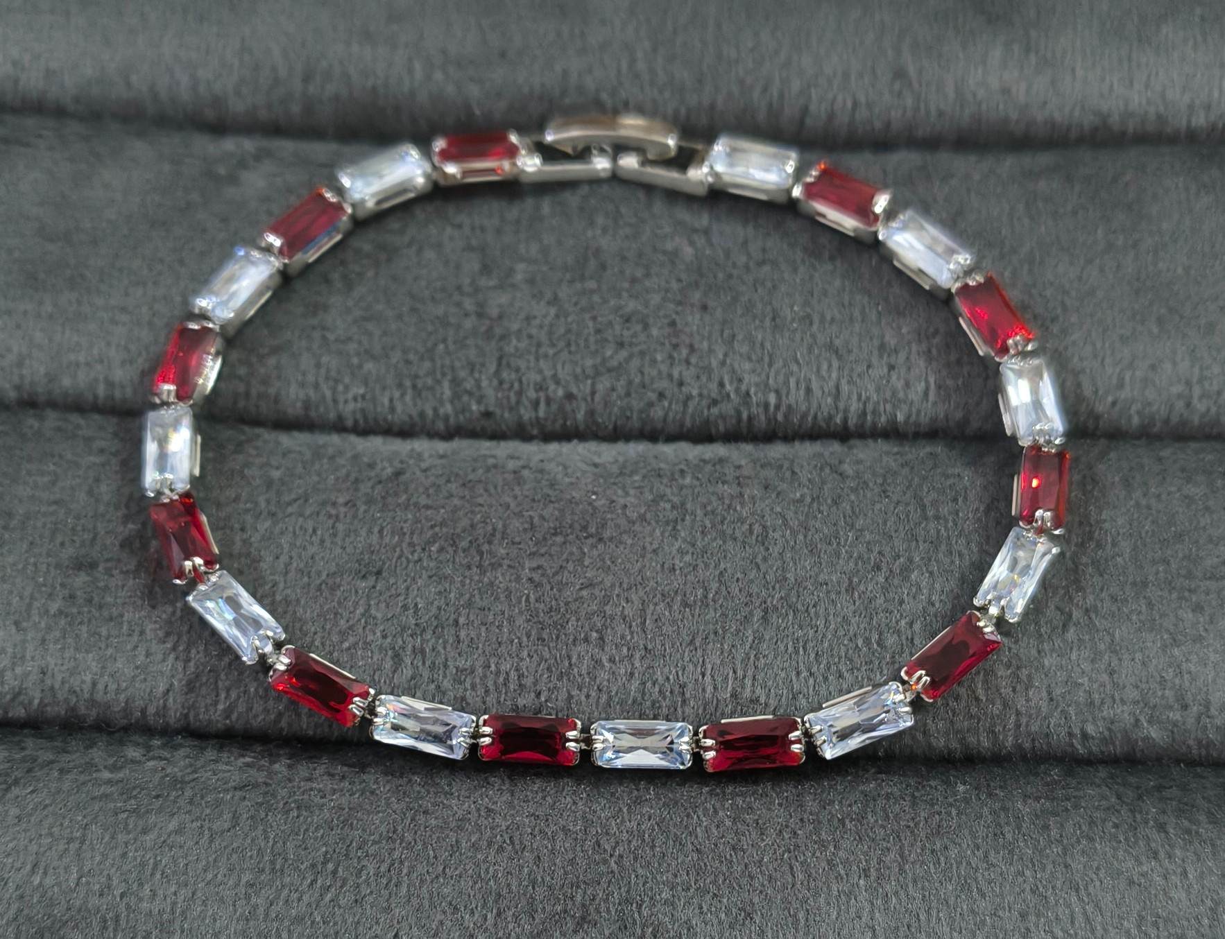 Antitarnish Zircon Studded Tennis Bracelet Silver Plated
