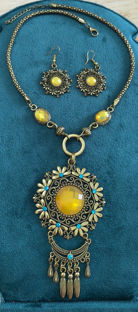 Classic Vintage Gold Toned Bohemian Necklace With Earring