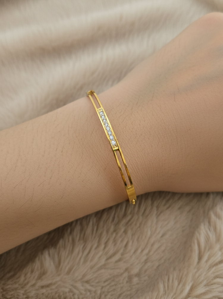 Dainty Fashionable Stone Studded 18K Gold Plated Bracelet