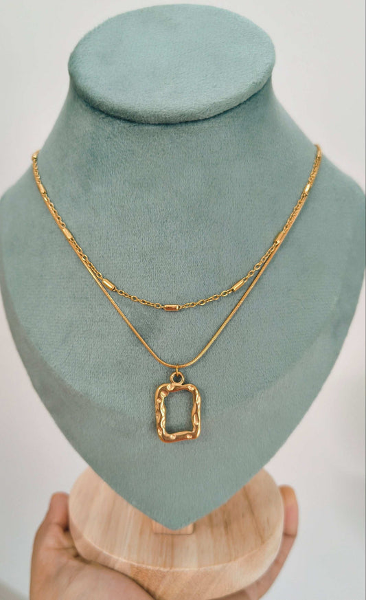 Double_Layered_Hollow_Pendant_Necklace_18K_Gold_Plated